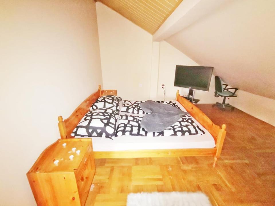 Apartman Poirot Balcony Эрд Экстерьер фото