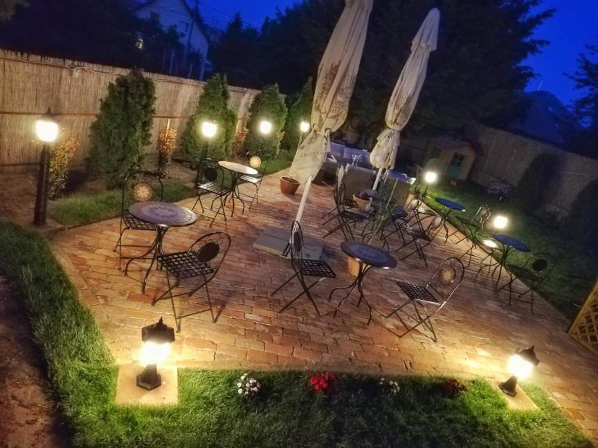 Apartman Poirot Balcony Эрд Экстерьер фото