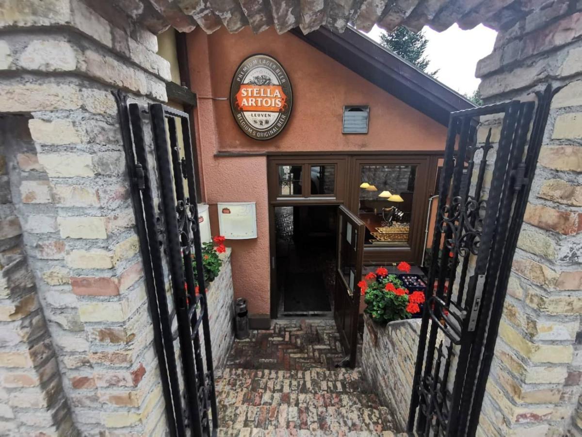 Apartman Poirot Balcony Эрд Экстерьер фото
